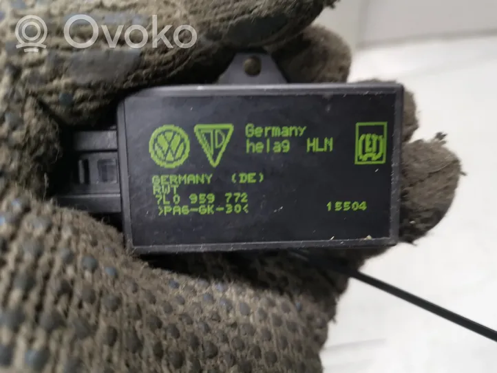 Volkswagen Touran I Seat heating relay 7L0959772