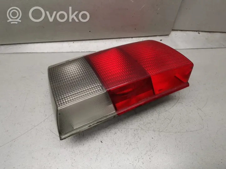 Audi 80 90 S2 B4 Lampy tylnej klapy bagażnika 295001