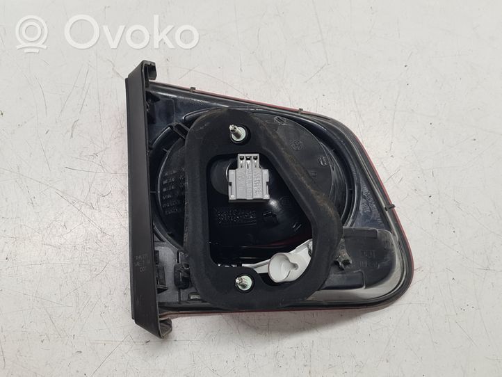 Volkswagen Tiguan Lampy tylnej klapy bagażnika 5N0945094B