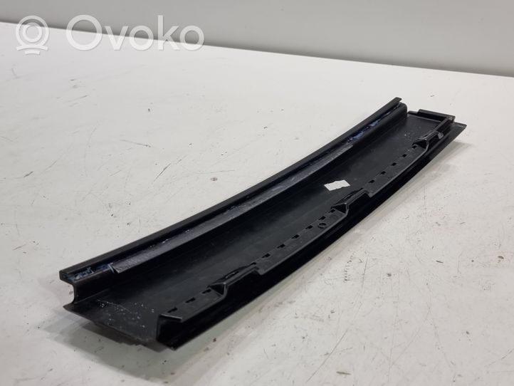 Volkswagen Tiguan Altro elemento di rivestimento della portiera posteriore 5N0839902A