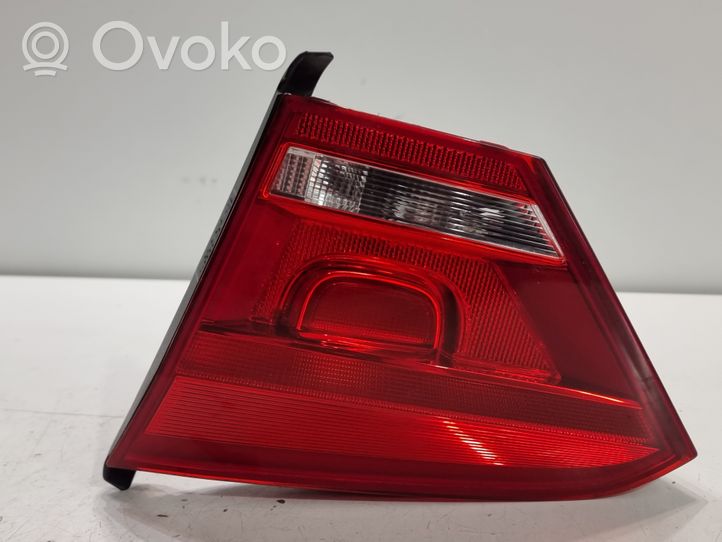 Volkswagen PASSAT B7 USA Lampy tylnej klapy bagażnika 561945094