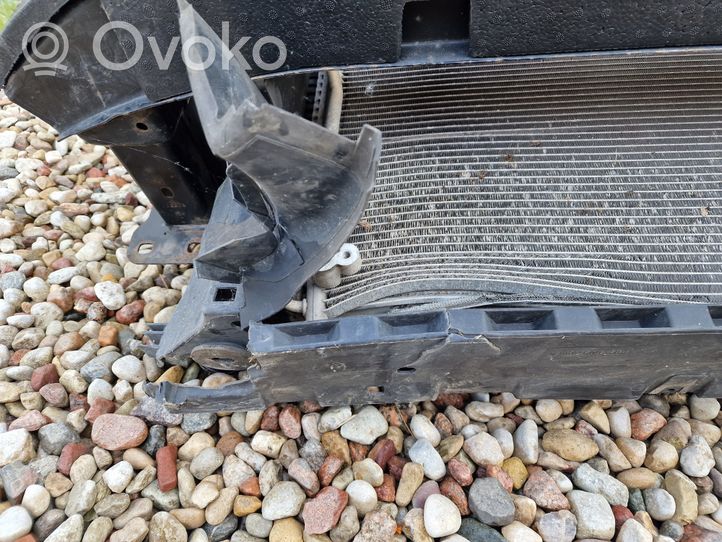 Volkswagen PASSAT B7 USA Support de radiateur sur cadre face avant 