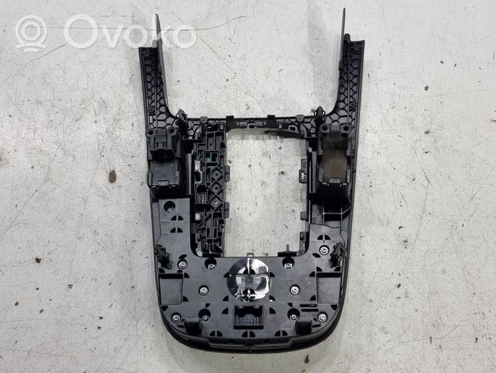 Audi A5 8T 8F Console centrale, commande de multimédia l'unité principale 8T0919611K