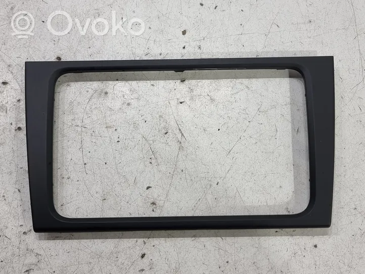 Volkswagen Golf VI Radio/GPS head unit trim 5K0858063