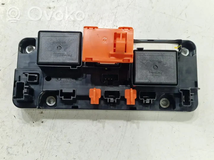 Toyota C-HR Relais de batterie fusible 71426197