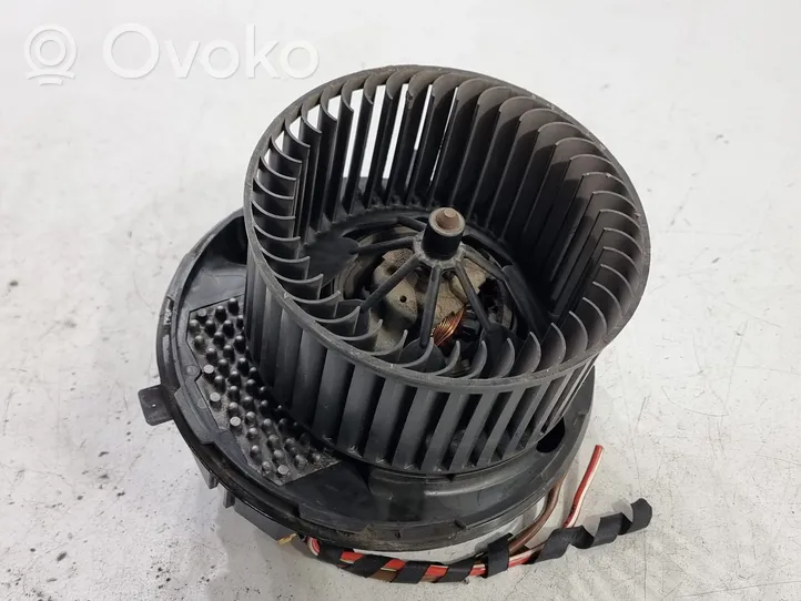 Volkswagen Touran II Heater fan/blower 1K1820015J