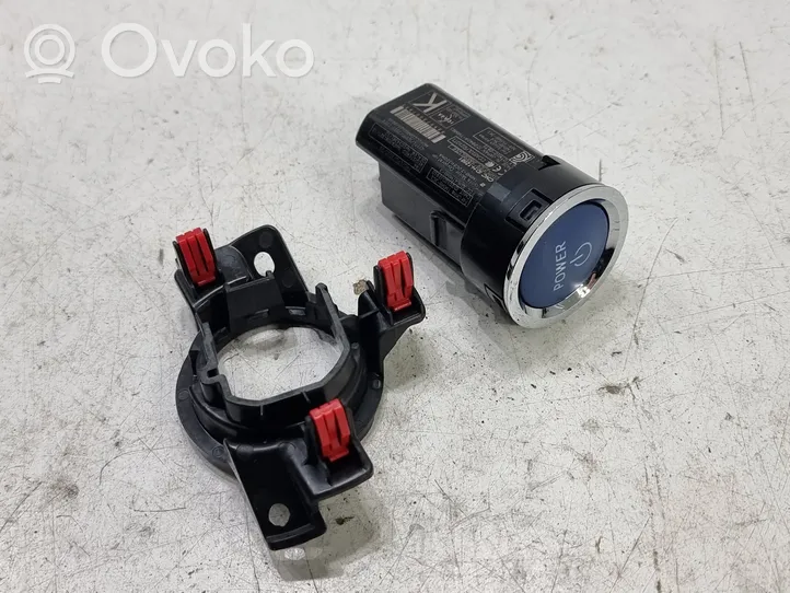 Toyota C-HR Bouton poussoir de démarrage du moteur H12561