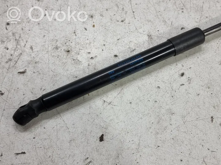 Volkswagen PASSAT B7 Tailgate/trunk strut/damper 3AE827550A