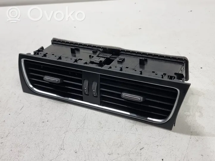 Audi A4 S4 B8 8K Griglia di ventilazione centrale cruscotto 8T2820951B