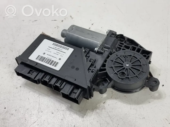 Volkswagen Touareg I Motorino alzacristalli della portiera anteriore 7L0959793D