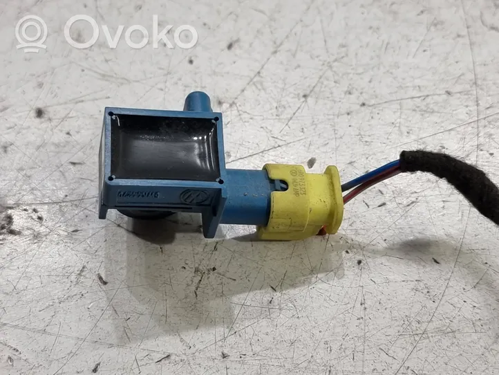 Volkswagen Jetta VI Airbag deployment crash/impact sensor 5K0959351A