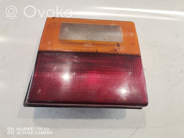 Audi 80 90 B2 Lampy tylnej klapy bagażnika 