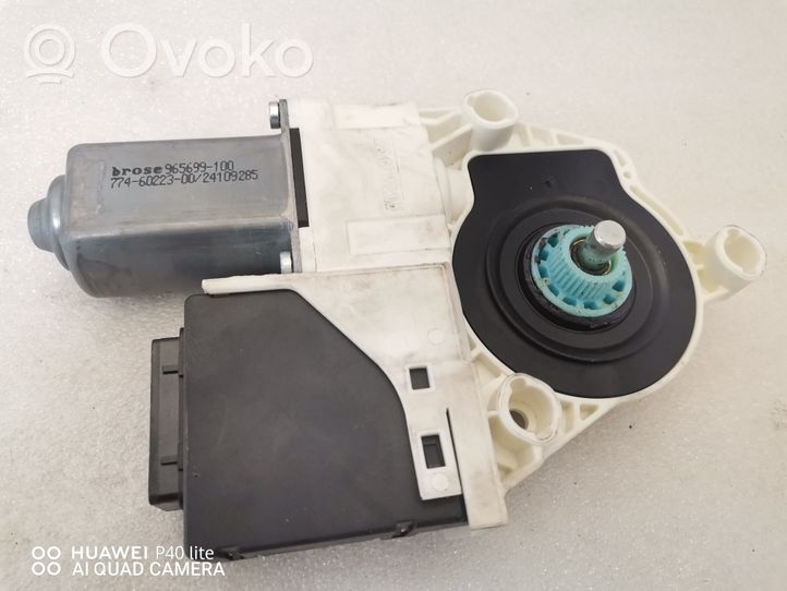 Citroen C5 Moteur de lève-vitre de porte avant 965699100