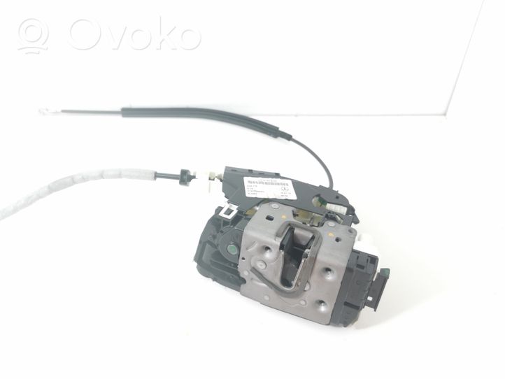 Mercedes-Benz SLK R172 Etuoven lukko A1727601040