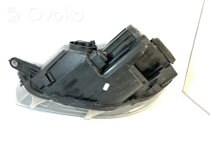 Volkswagen Scirocco Lampa przednia 1K8941006D