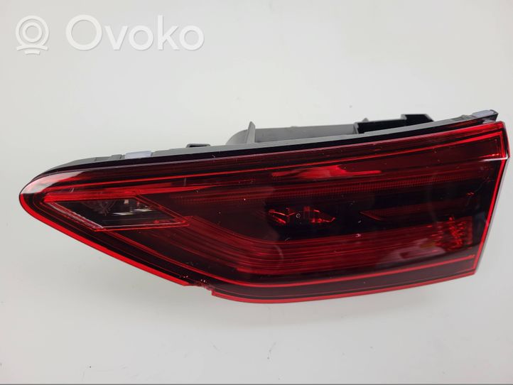 Volkswagen Golf VIII Takaluukun takavalot 5H0945094C