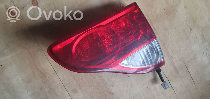 Toyota Corolla Verso E121 Lampy tylnej klapy bagażnika 8940