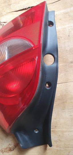 Renault Clio III Moulure de garniture de feu arrière / postérieur 89035080