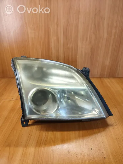 Opel Vectra C Lampa przednia 15588800