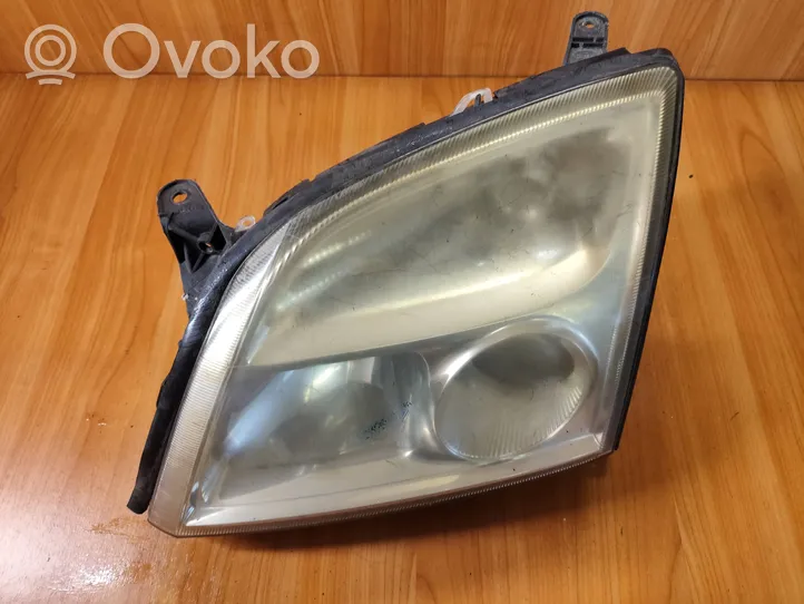 Opel Signum Lampa przednia 15588700