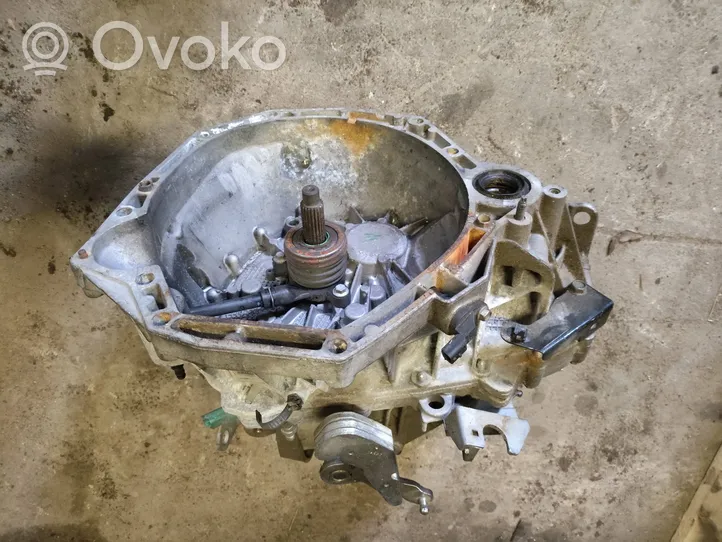 Nissan Qashqai Scatola del cambio manuale a 5 velocità 8201010268