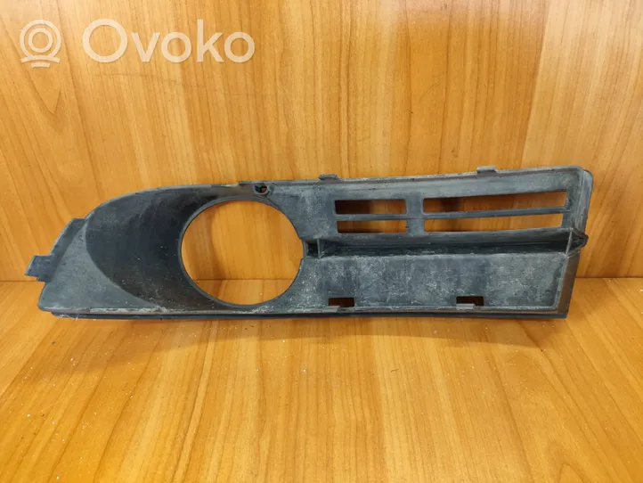 Volkswagen Touran I Front bumper lower grill 1T0853666A