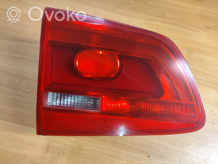 Volkswagen Touran II Lampy tylnej klapy bagażnika 176443