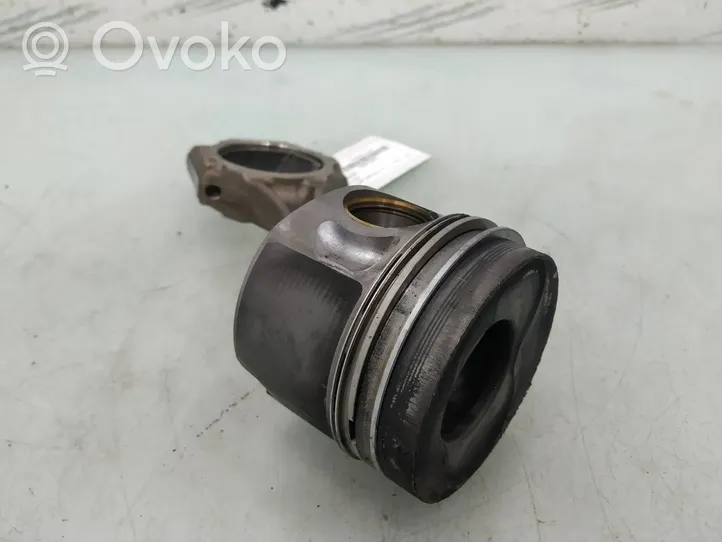 Seat Ibiza III (6L) Piston avec bielle 