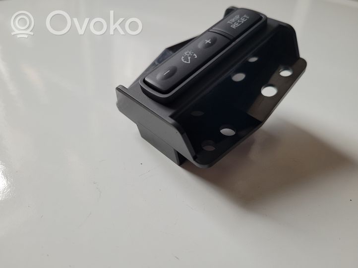 Nissan Rogue Przycisk / Włącznik oświetlenia wnętrza kabiny 252734BA0A