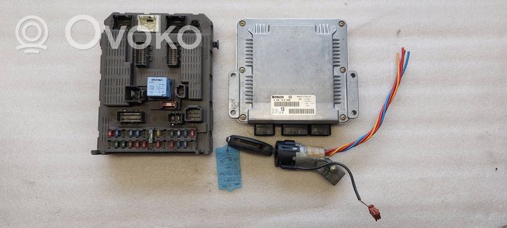 Citroen C5 Komputer / Sterownik ECU i komplet kluczy 0281010808