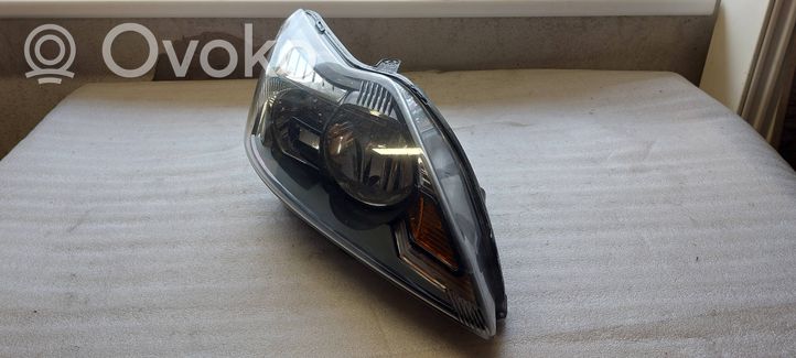 Ford Focus Lampa przednia 8M5113W029DD