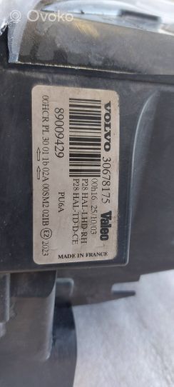 Volvo XC90 Lampa przednia 30678175