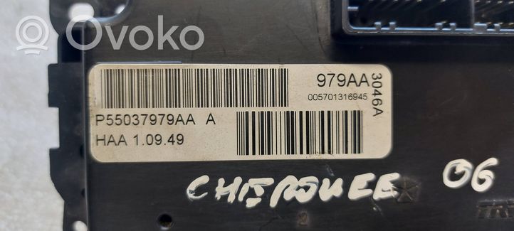 Jeep Grand Cherokee (WK) Oro kondicionieriaus/ klimato/ pečiuko valdymo blokas (salone) P55037979AA