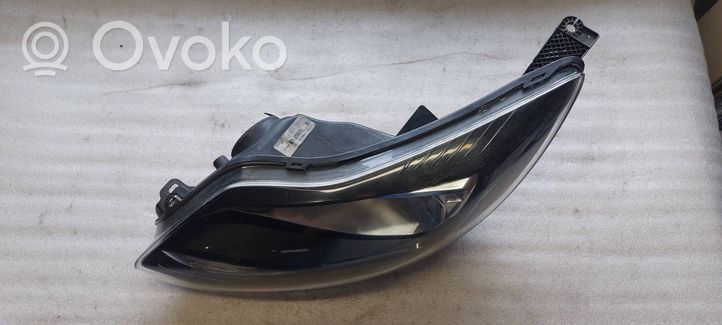 Ford Focus Lampa przednia BM5113W030DH