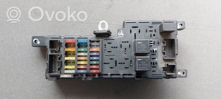 Volvo XC90 Skrzynka bezpieczników / Komplet 8678449