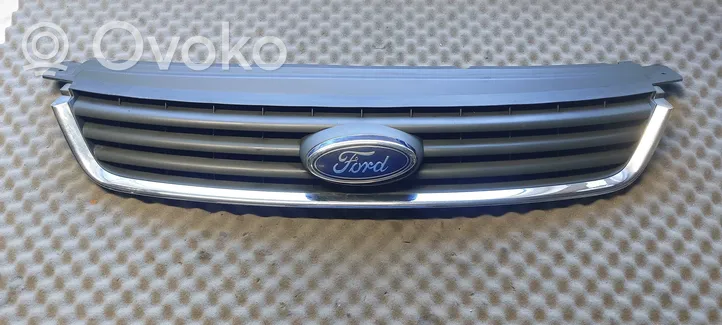 Ford Kuga I Grille calandre supérieure de pare-chocs avant 8V41R7081A