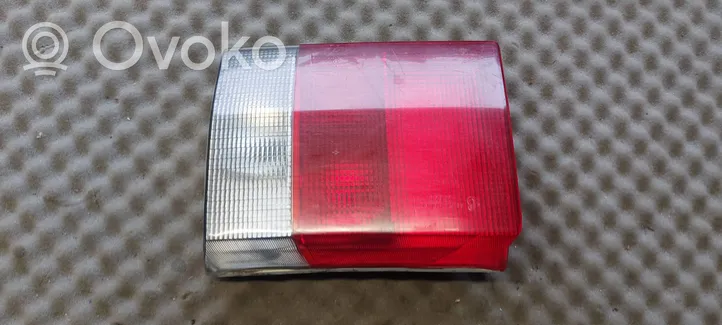 Audi 80 90 S2 B4 Lampy tylnej klapy bagażnika 8A3945093A