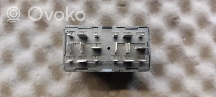 Volkswagen Polo III 6N 6N2 6NF Other relay 028906125C