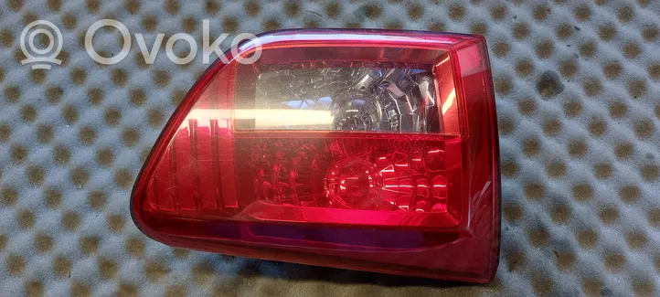 Peugeot 4007 Lampy tylnej klapy bagażnika 1146379