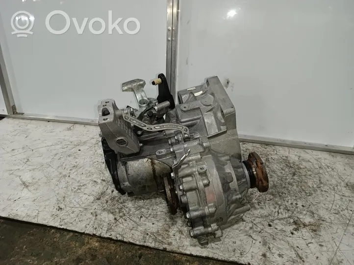 Volkswagen PASSAT Manual 5 speed gearbox KJF