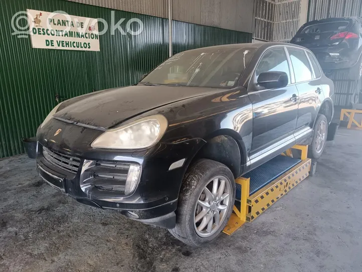 Porsche Cayenne (9PA) Front arch 