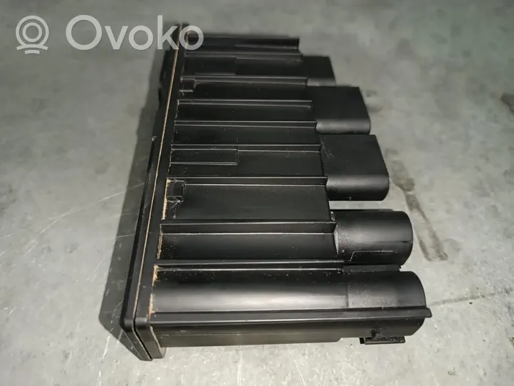 BMW X1 F48 F49 Sterownik / Moduł ECU 8589907