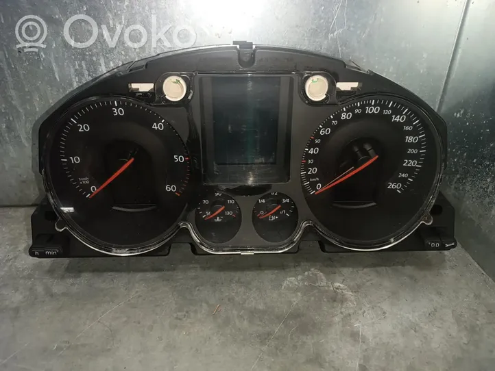 Volkswagen PASSAT Speedometer (instrument cluster) A2C53106067