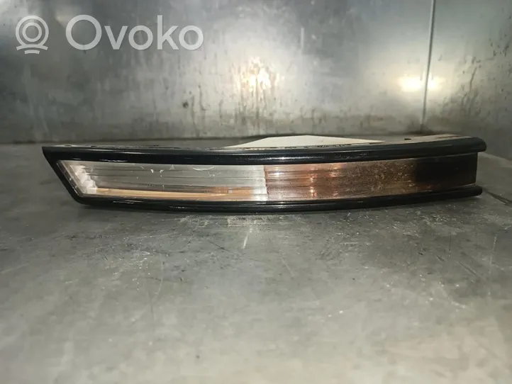 Volkswagen PASSAT Kierunkowskaz przedni 3C0807718A