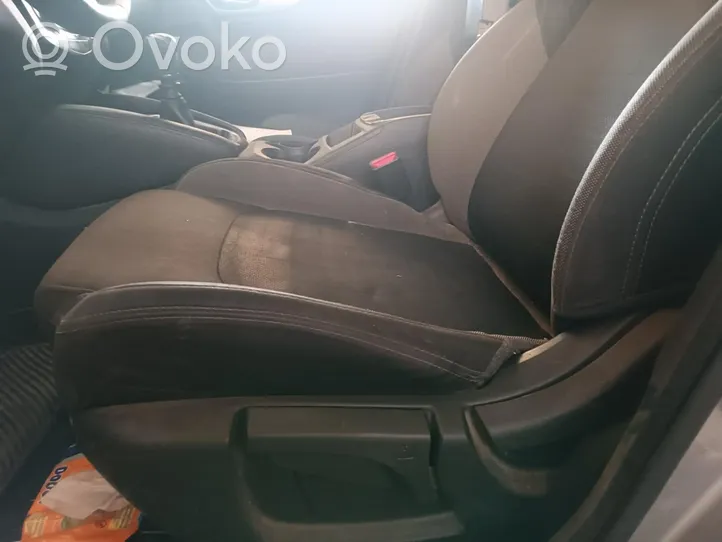 Nissan Qashqai Fotel przedni kierowcy 