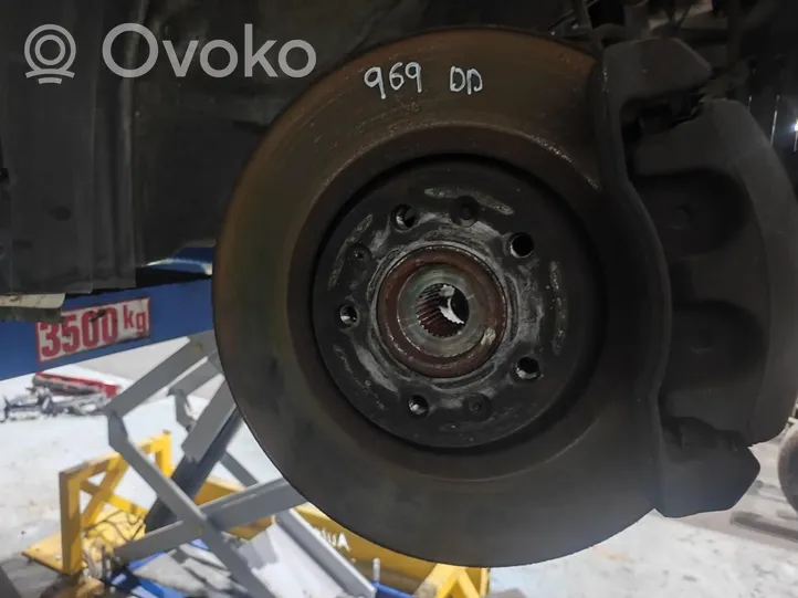 Toyota Proace Fusée d'essieu de moyeu de la roue avant 