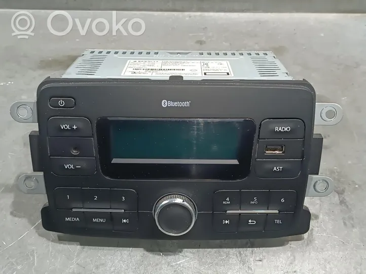 Dacia Logan II Radio/CD/DVD/GPS-pääyksikkö 281156162R