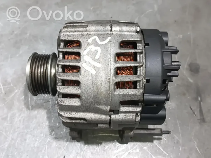 Volkswagen PASSAT Generatore/alternatore 03L903023B