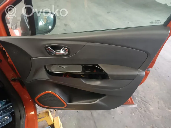 Renault Captur Boczki / Poszycie drzwi przednich 