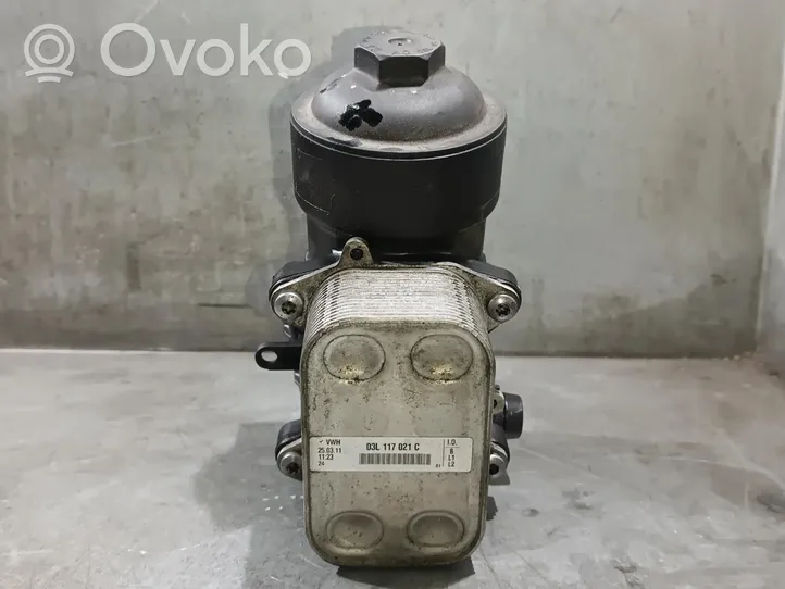 Volkswagen PASSAT Radiatore dell’olio del motore 03L117021C